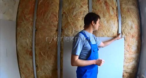 Как крепить гипсокартон к каркасу. Уро.  Как крепить гипсокартон к стене (металлическому каркасу)