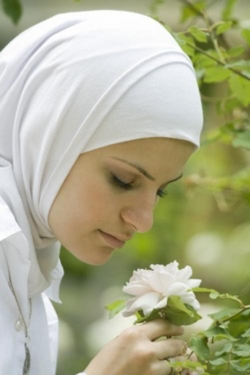 Какие истории или легенды связаны с использованием лепестков роз в романтических целях. Роза в древней мировой истории и мифах разных народов