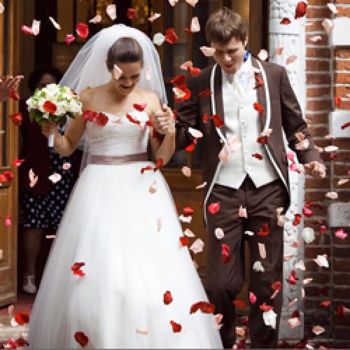 Мастер-класс: как создать романтические фото с лепестками роз дома 10