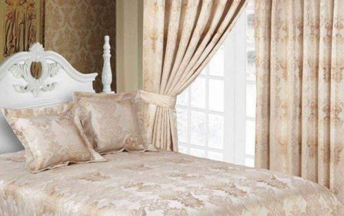 Какое освещение лучше всего подходит для романтической спальни. Как оформить романтическую спальню?