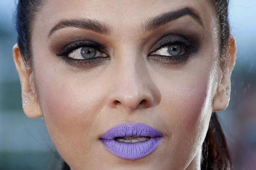 Можно ли добавить личные штрихи, чтобы сделать вечер особенным. Ошибки вечернего макияжа