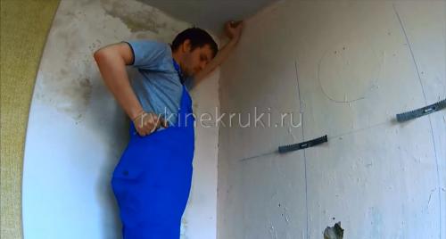 Как крепить профиль к неровной стене. Уро.  Как крепить профиль для гипсокартона к стене (каркас)