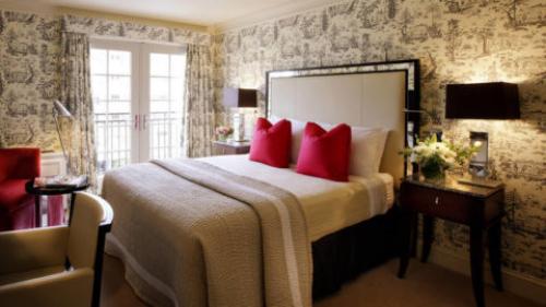 Как правильно выбрать обои для стен для спальни: практические советы 10