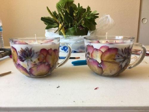 Лепестки роз на кровати и свечи: как создать романтическую атмосферу 02