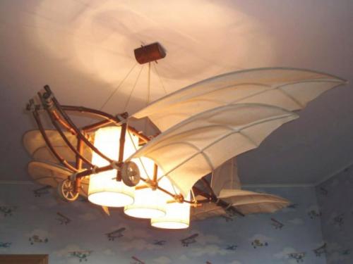 Следует ли учитывать интересы и предпочтения ребенка при выборе люстры. Технические и стилистические решения в использовании и выборе люстр для детской комнаты