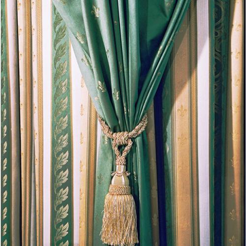 От выбора ткани до установки: этапы создания стильных штор 24