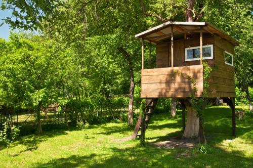 Как организовать место для отдыха и сна в детском домике на даче. 25 дачных идей, которым обрадуется каждый ребенок