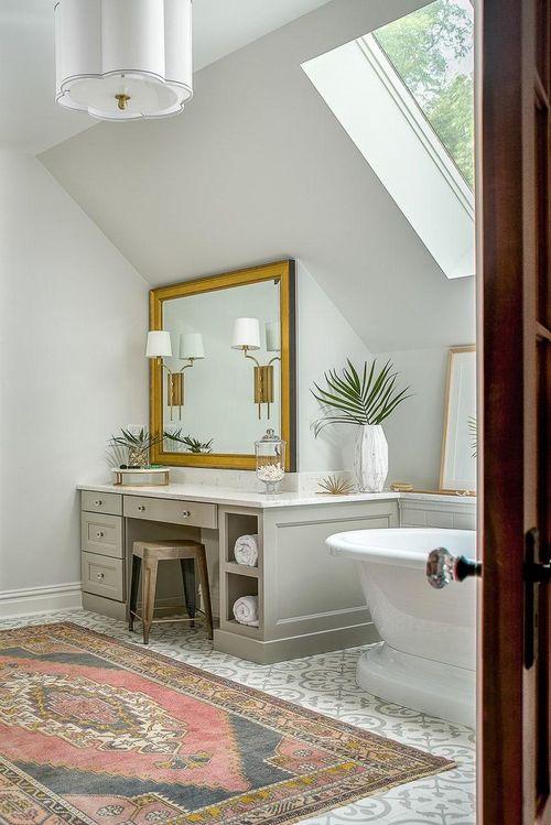 Как правильно использовать зеркала в офисе для создания уютной атмосферы 01