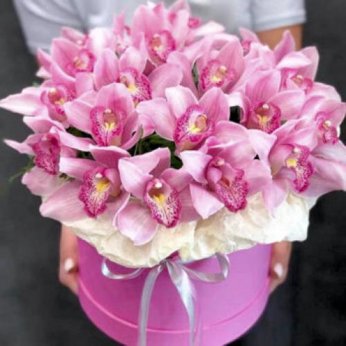 Лепестки роз на кровати: как создать романтическую атмосферу в гостиничном номере 05