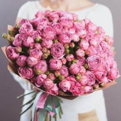 Лепестки роз на кровати: как создать романтическую атмосферу в гостиничном номере 02