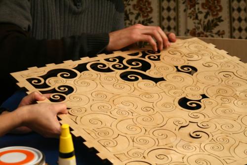 Какие техники используются при резьбе по фанере лобзиком. Инструмент и особенности его использования