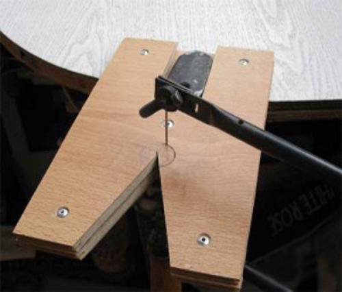 Какие техники используются при резьбе по фанере лобзиком. Инструмент и особенности его использования