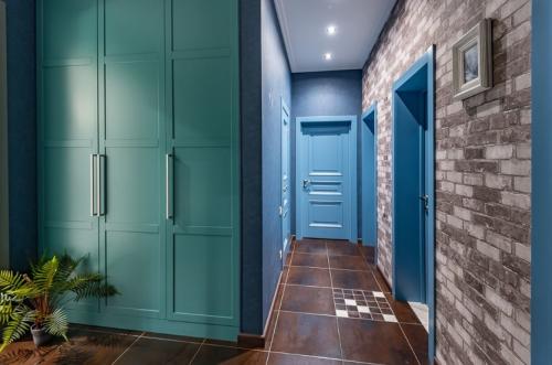 Как создать эффектный дизайн с помощью каменных обоев своими руками 06