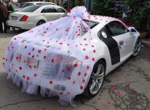 Как создать романтическую атмосферу с лепестками роз для Медового Месяца 06