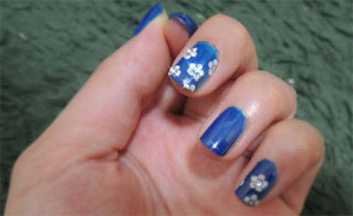 Каким образом можно восстанавливать и восполнять лак, если он поцарапался или потерял свой блеск. Как замаскировать сколы и царапины на маникюре