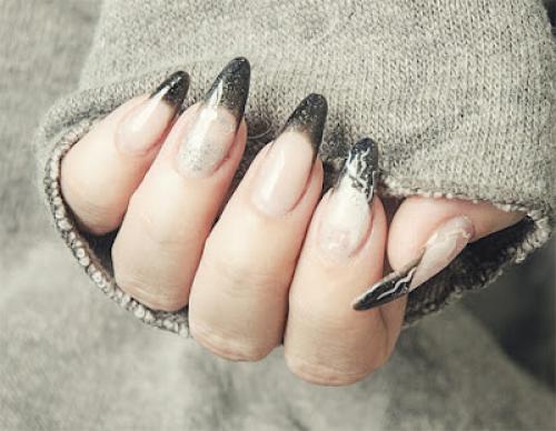 Каким образом можно восстанавливать и восполнять лак, если он поцарапался или потерял свой блеск. Как замаскировать сколы и царапины на маникюре