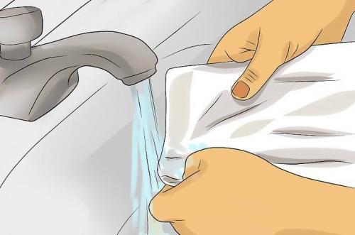 Лепестки роз и розы букет: как создать романтическую аранжировку на кровати 16