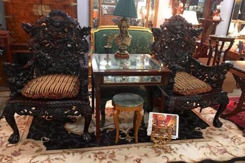 Какие факторы влияют на цену немецкого антикварного письменного стола. Самые дорогие предметы антикварной мебели