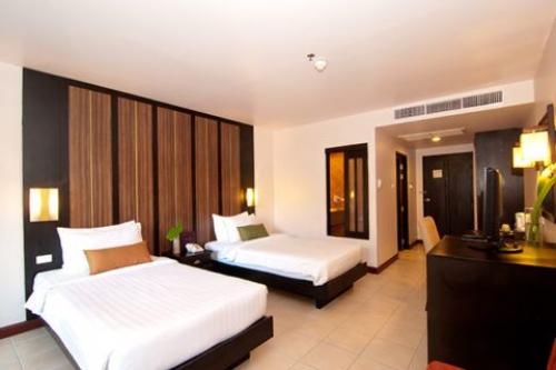 Можно ли заказать лепестки роз на кровать в гостинице, если этого нет в стандартном наборе услуг. Аренда номера