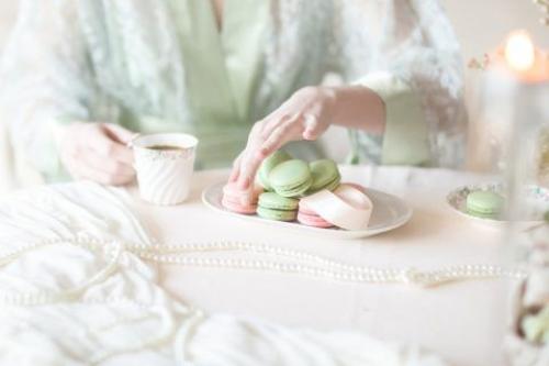 Можно ли заказать лепестки роз на кровать в гостинице, если этого нет в стандартном наборе услуг. Аренда номера