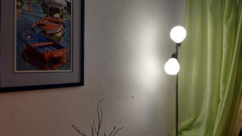 Переделать старый торшер своими руками. Старую ржавую люстру превратила в торшер