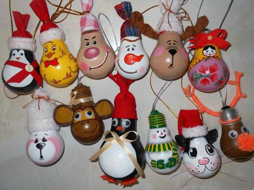 Необычные новогодние поделки своими руками. Делаем новогодние игрушки из лампочек