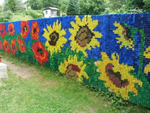 Поделки из крышек для дачи. Поделки из пластиковых крышек от бутылок, ведер, сметаны. Схемы пошагово своими руками