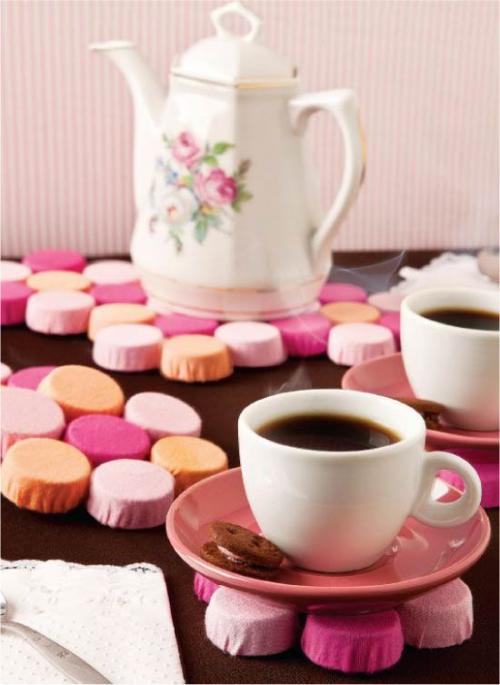 Поделки из крышек от банок. Иде.  Подставки под посуду (+ мастер-класс)