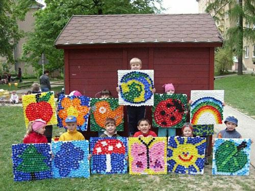 Поделки из пластиковых крышек от сметаны. Что понадобится в ходе работы