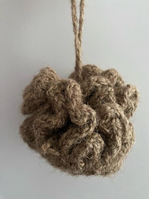 Пока была на родине, навязала вот такие замечательные вещи из джута: 02