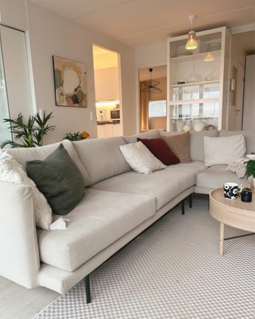 В Финляндии современные гостиные - это больше, чем просто эстетика светлых интерьеров с красивой мебелью. 06