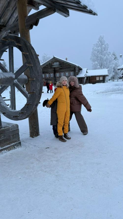 В малых корелах с большой компанией. 05