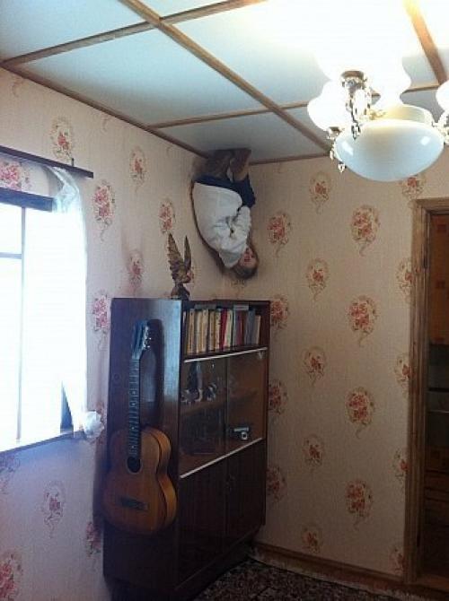 Дом - перевертыш.   Где: московский пр-т, 34-б, 1 этаж. 02