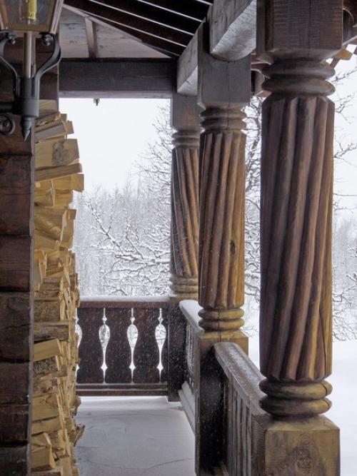 Этот сказочный дом принадлежит супружеской паре, которая переехала из Осло в местность халлингдал (Hallingdal) на севере Норвегии. 01