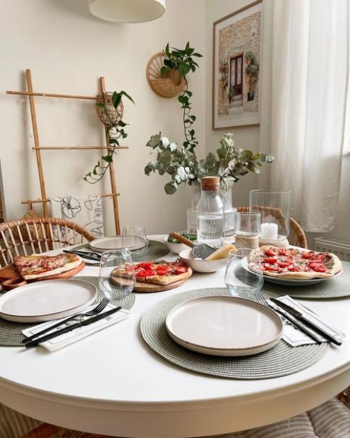 Зеленый цвет в сочетании с деталями теплых оттенков и деревом - одно из самых свежих и красивых сочетаний в современном дизайне интерьера. 03