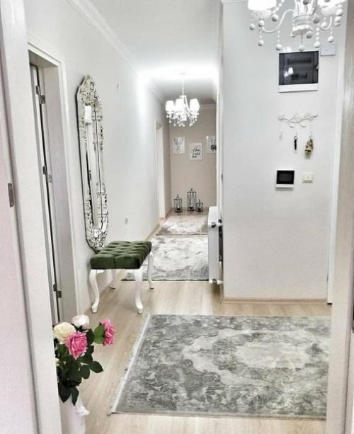 Коридор - это одна из самых важных зон в вашем доме, ведь именно через нее проходят все жильцы и гости. 09