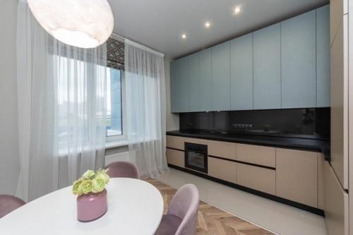 Дизайн квартиры в нежных пастельных тонах.