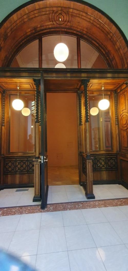 А нового у меня - редкая, возможно уже ни для кого не повторимая, экскурсия в особняк Паскевича на английской набережной от надежды науменко. 04