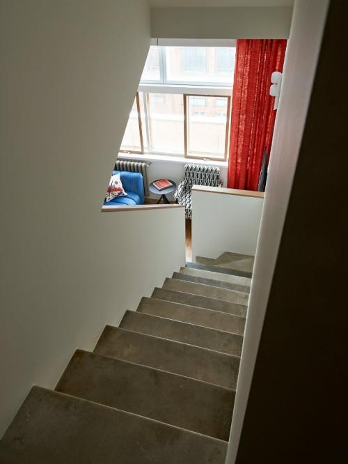 Интерьер двухуровневой квартиры - ячейки. 05