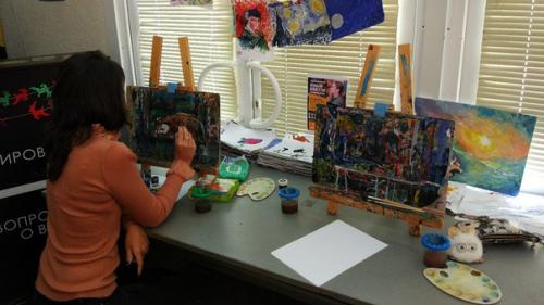 Изъявила желание посетить выставку ван Гога. 03