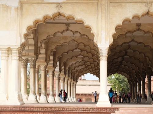 Тадж - махал без сомнения является самым известным и, возможно, самым красивым зданием в Индии. 03