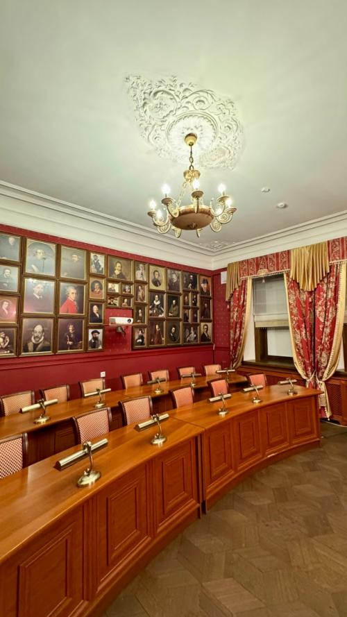 Когда-то в этом особняке жил богатейший человек нижнего Новгорода. 

