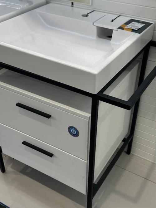 Новинки в разделах Сантехника и мебель для ванной комнаты уже в магазинах стройсельхозторг. 03