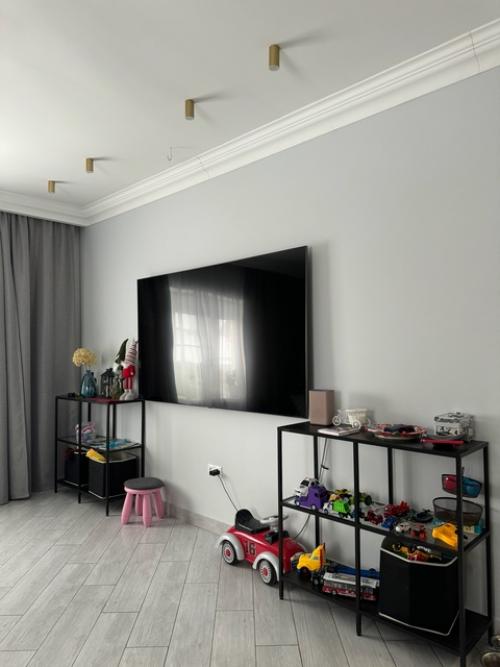 Мы завершили установку тв зоны для нашего заказчика, и это действительно важный этап в создании уютной атмосферы в квартире. 03