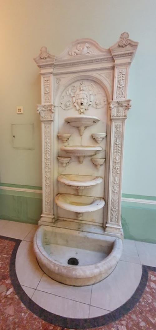 А нового у меня - редкая, возможно уже ни для кого не повторимая, экскурсия в особняк Паскевича на английской набережной от надежды науменко. 03