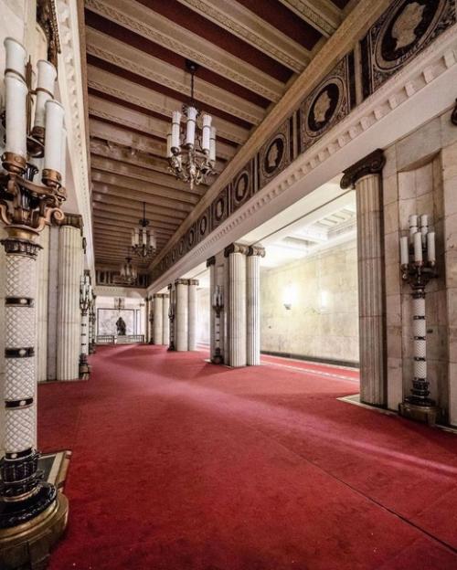 МГУ - самая высокая, самая технически оснащённая, самая населенная и самая дорогостоящая высотка из всех сталинских высотных зданий. 03