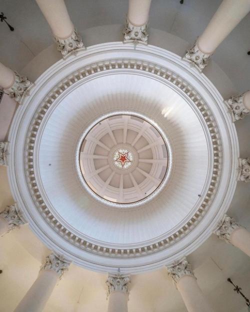 МГУ - самая высокая, самая технически оснащённая, самая населенная и самая дорогостоящая высотка из всех сталинских высотных зданий. 02