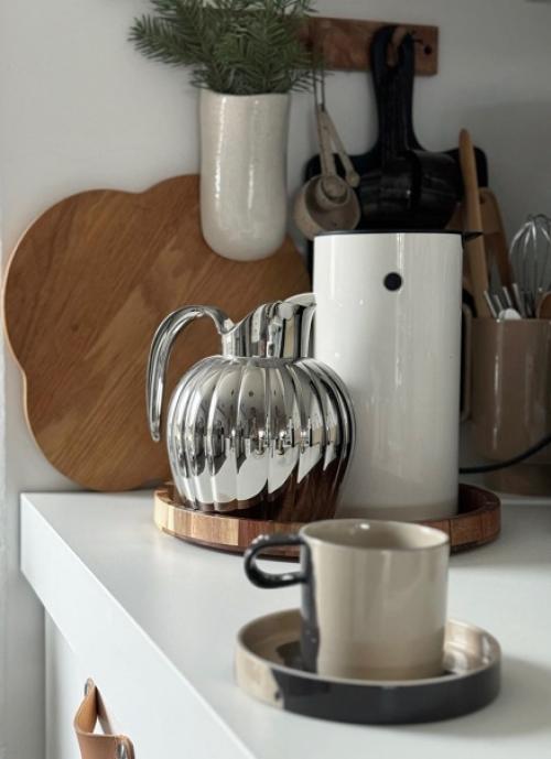 Хром и серебро - один из самых красивых и популярных трендов 2024 года в мире дизайна интерьеров и моды. 08