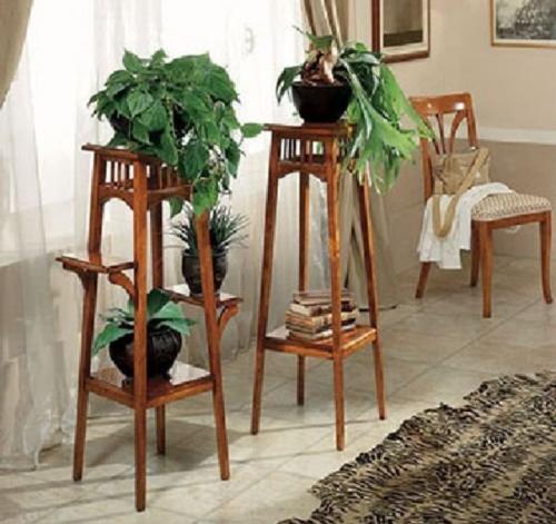 Когда мы несли этот экспонат от нашего дарителя Матвеевой Ирины Владимировны в музей, многие ребята спрашивали, зачем нам нужна барная табуретка. 02