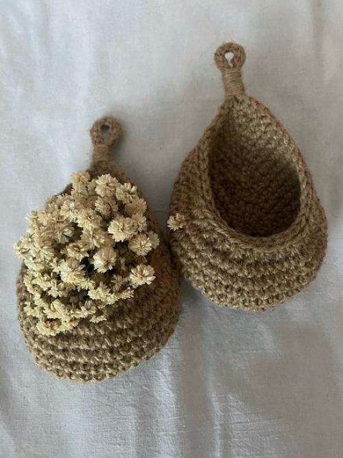 Пока была на родине, навязала вот такие замечательные вещи из джута: 01